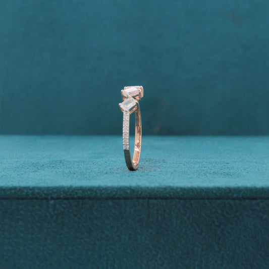 Nayela Crest Diamond Ring