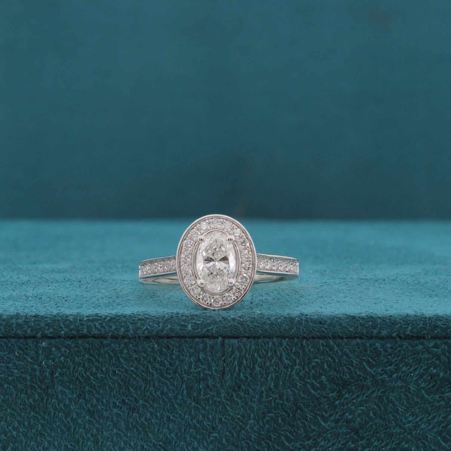 Lissara Classic Diamond Ring