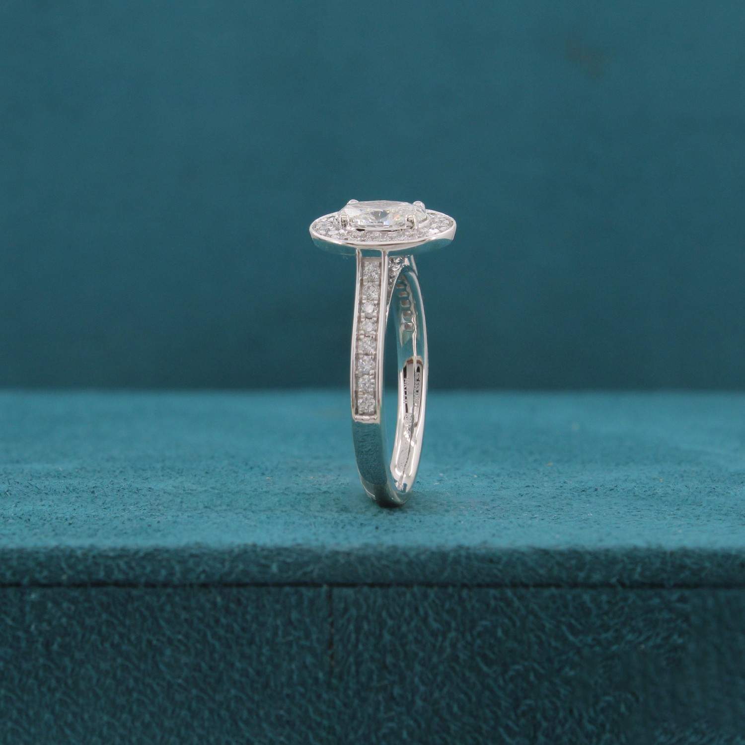 Lissara Classic Diamond Ring