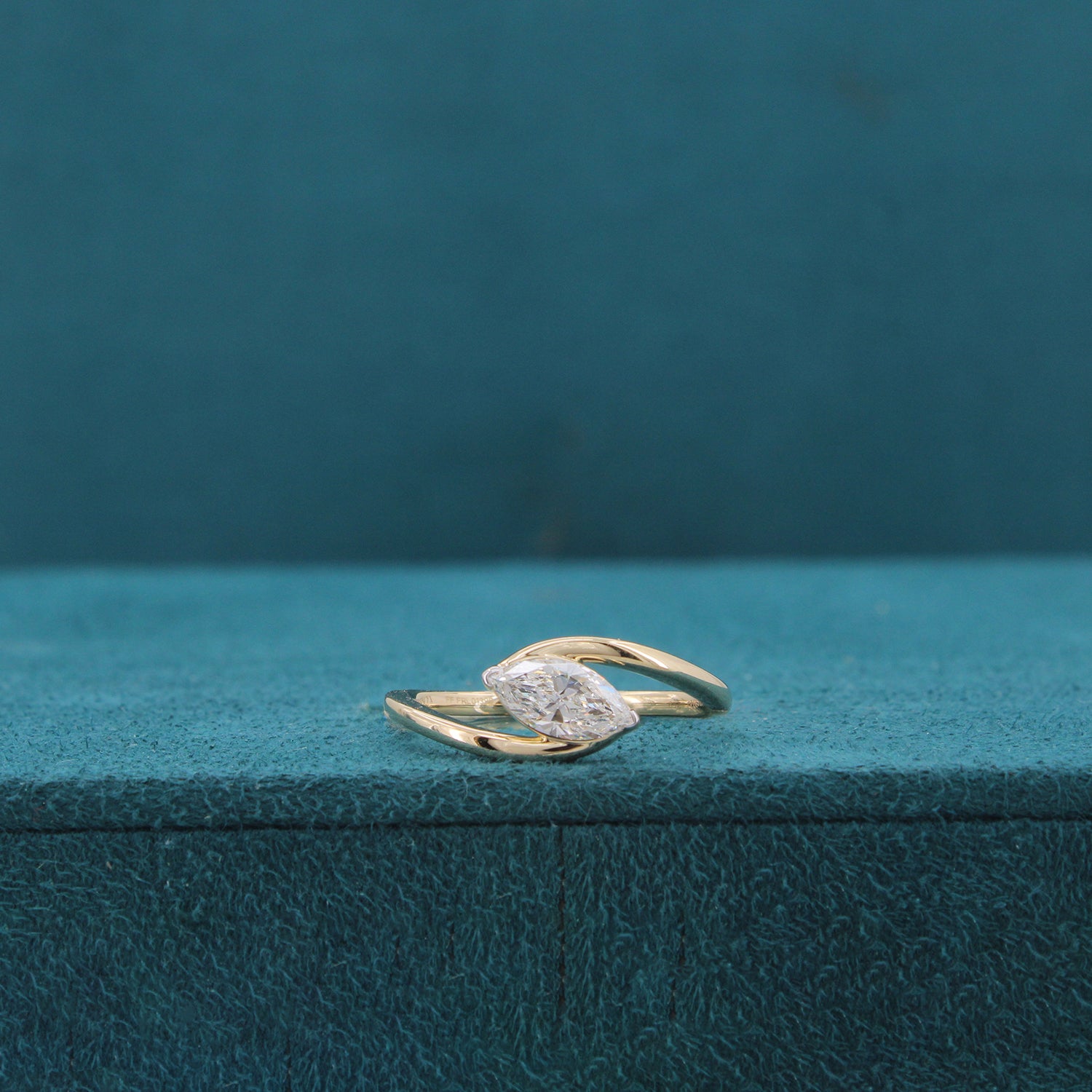 Aurina Solitaire Diamond Ring