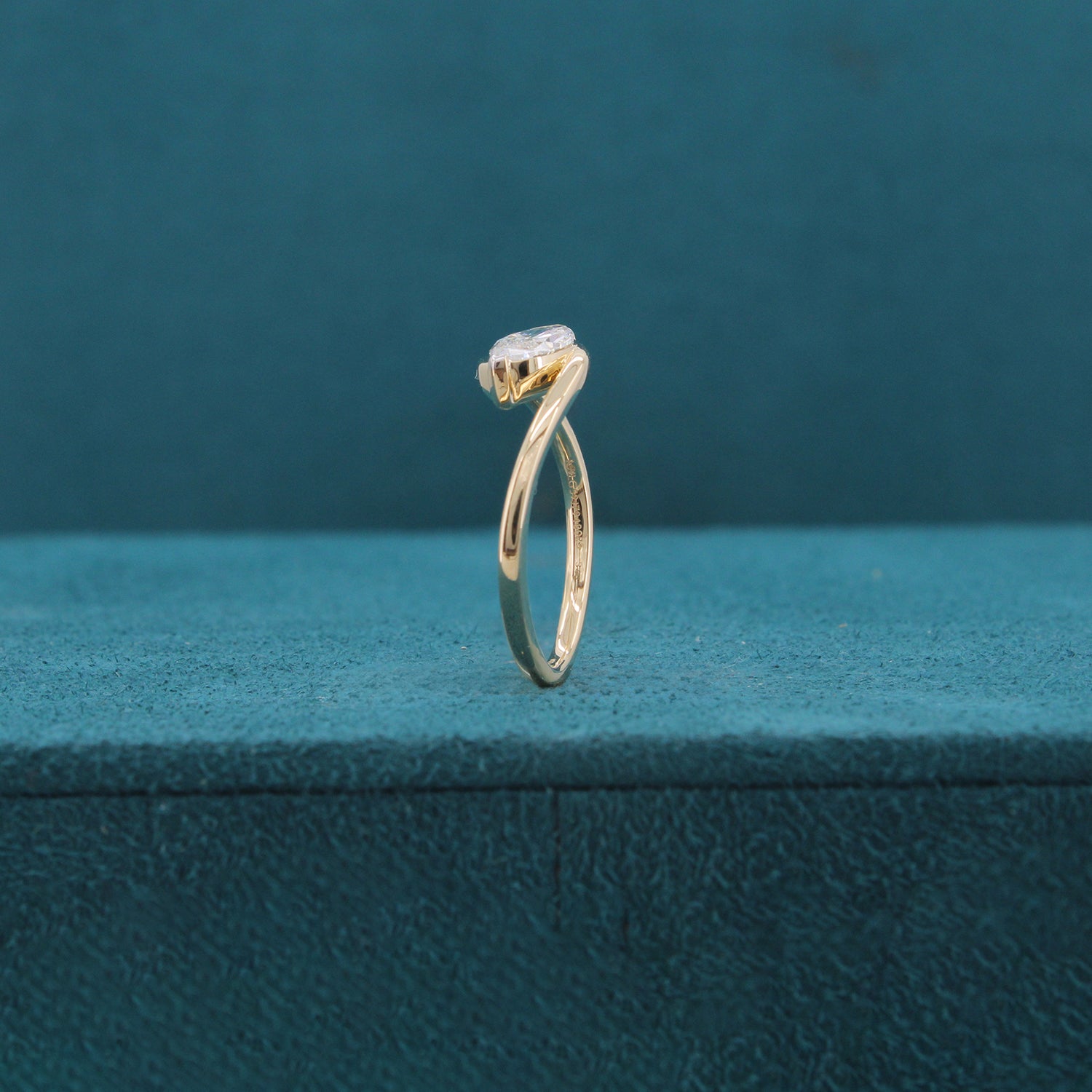 Aurina Solitaire Diamond Ring