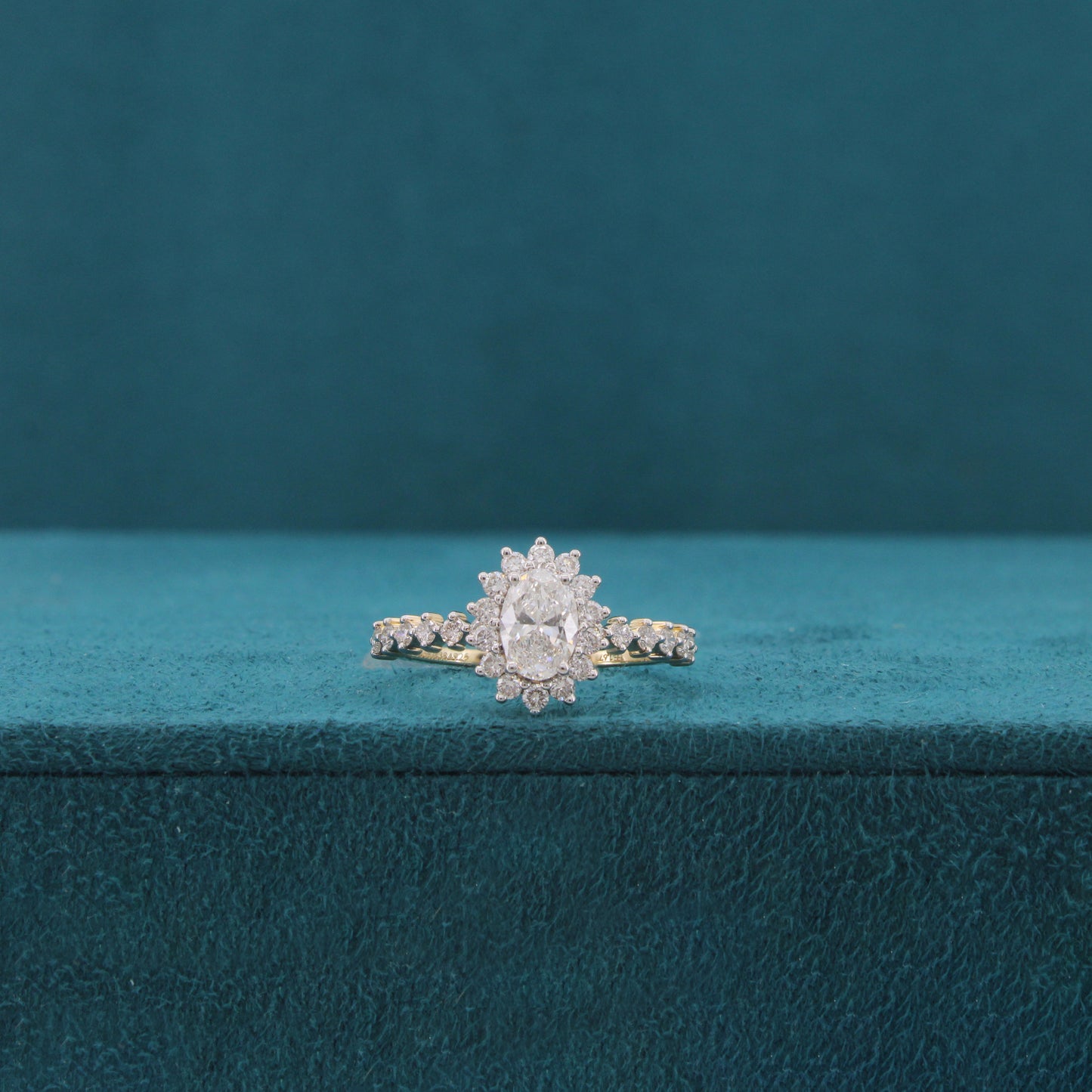 Maravine Crest Diamond Ring