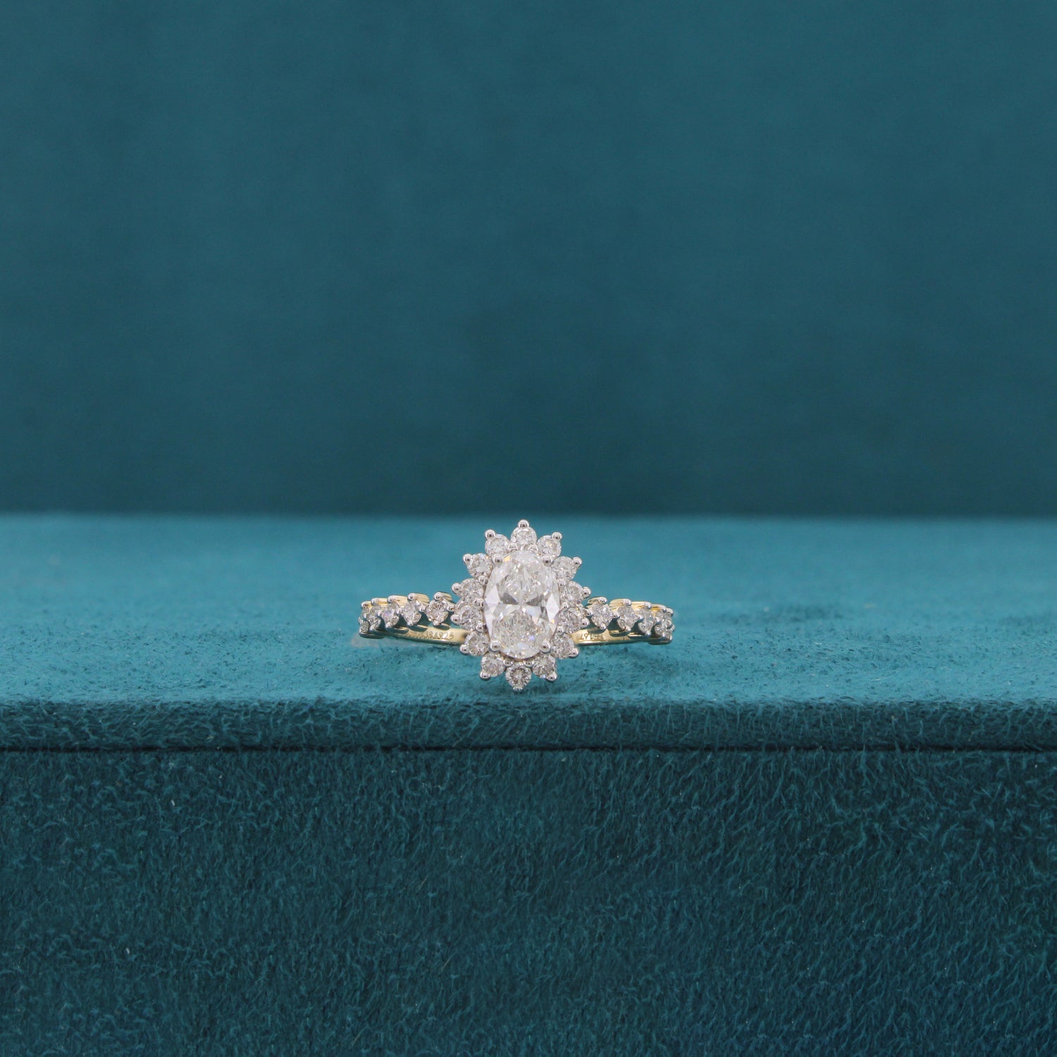 Maravine Crest Diamond Ring