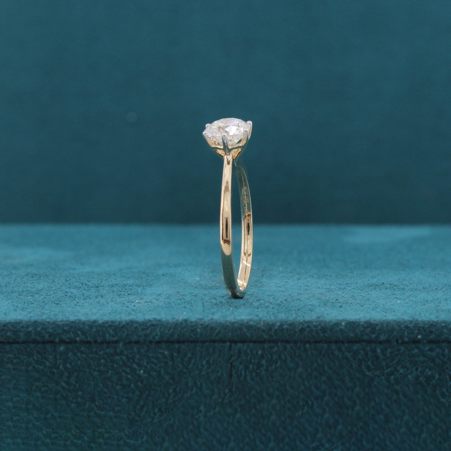 Averin Glow Diamond Solitaire Ring