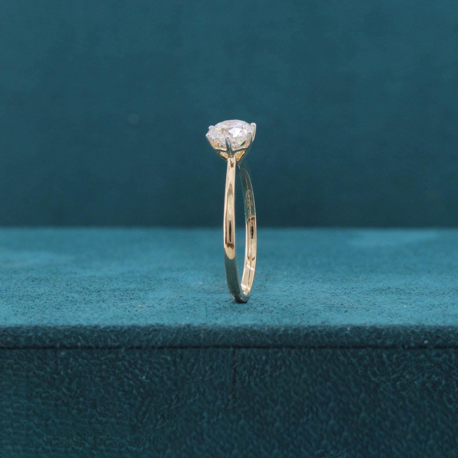 Averin Glow Diamond Solitaire Ring