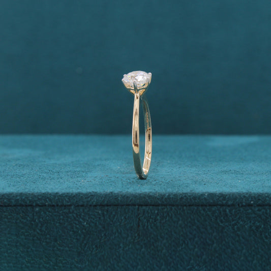 Averin Glow Diamond Solitaire Ring