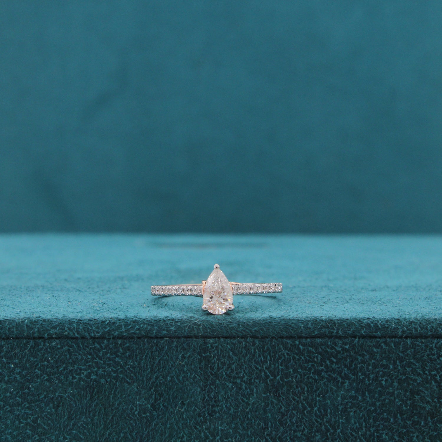 Selmora Trace Diamond Ring