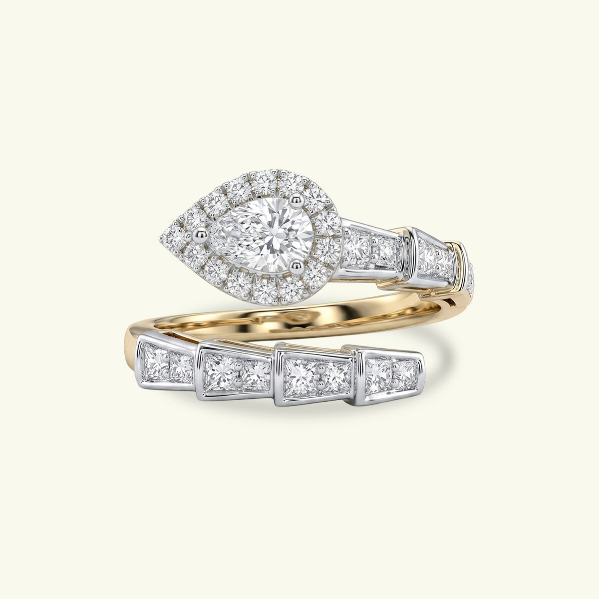 Savelle Crest Diamond Ring