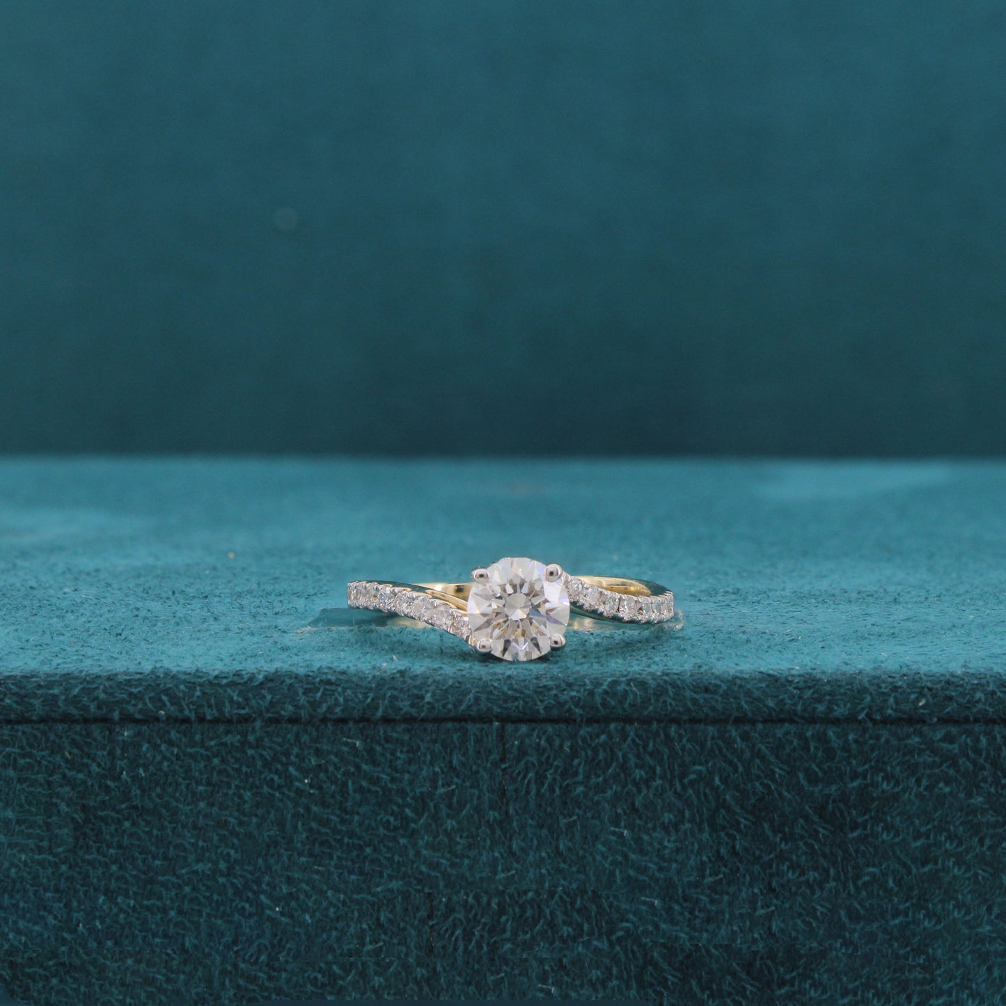 Elyria Vale Diamond Ring