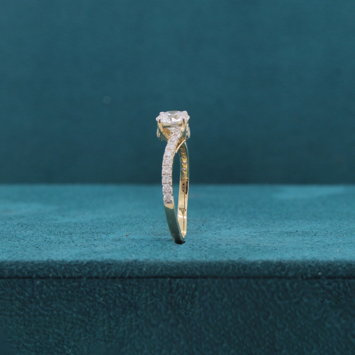 Elyria Vale Diamond Ring