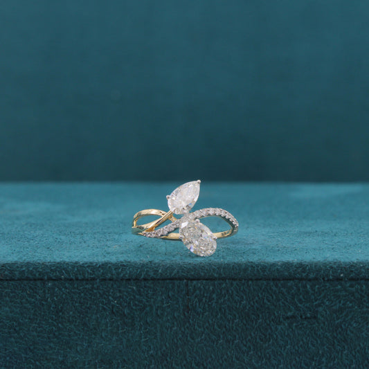 Avyra Crest Diamond Solitaire Ring