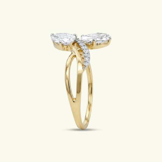 Avyra Crest Diamond Solitaire Ring