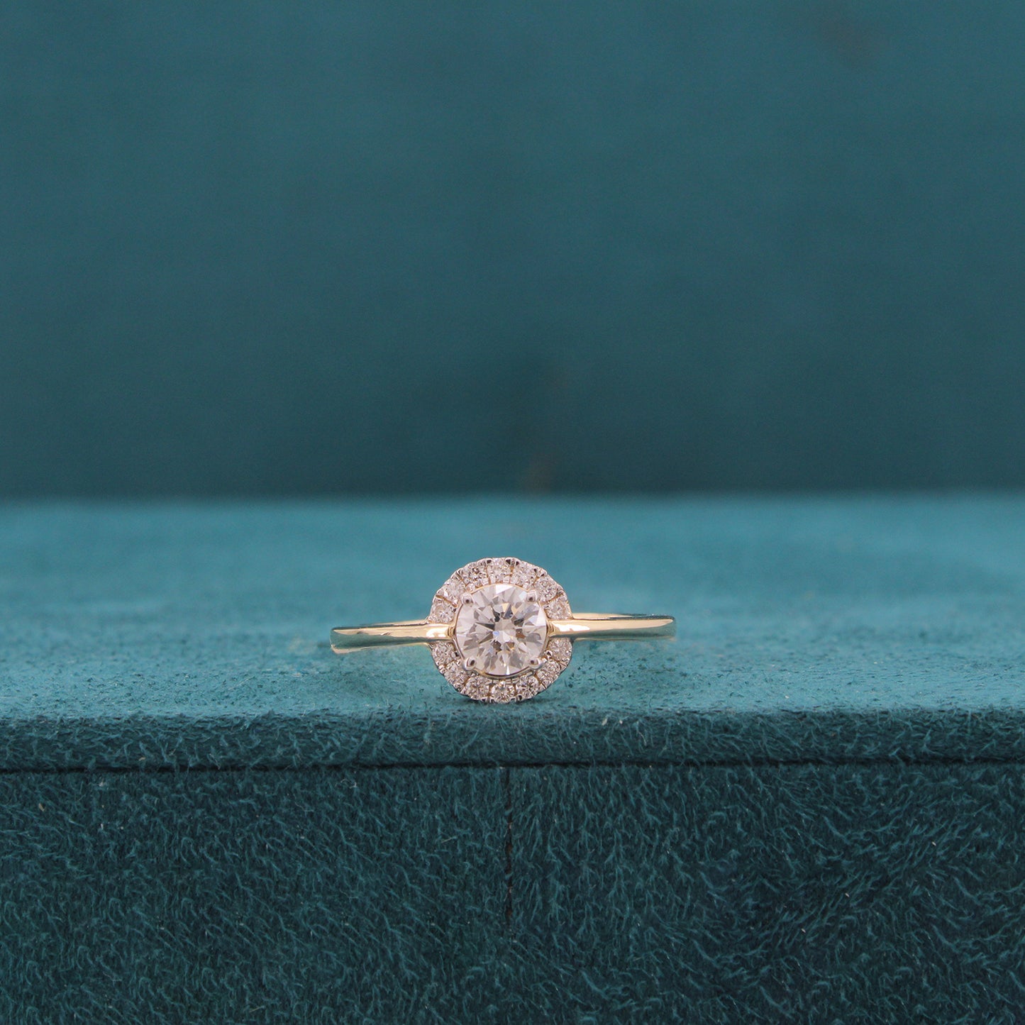 Arvielle Flare Diamond Ring