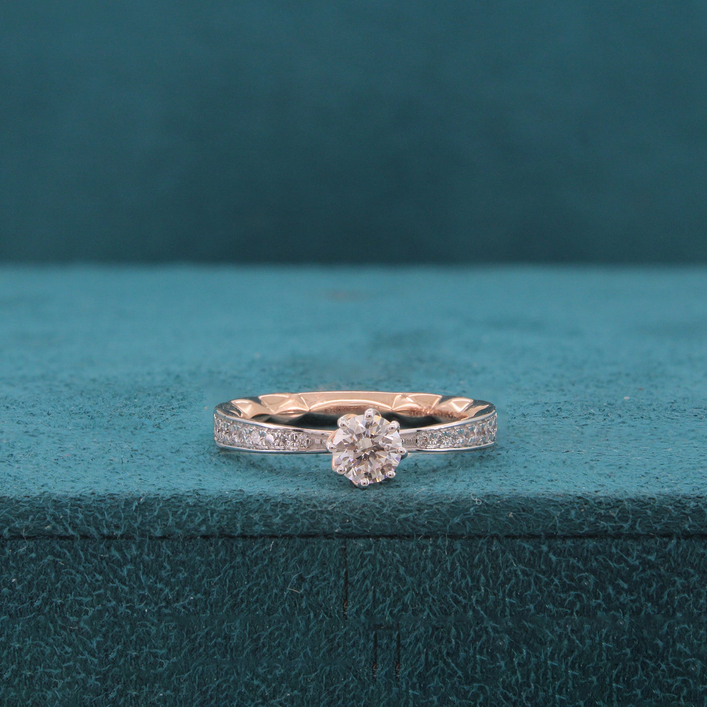 Aravelle Rise Diamond Solitaire Ring