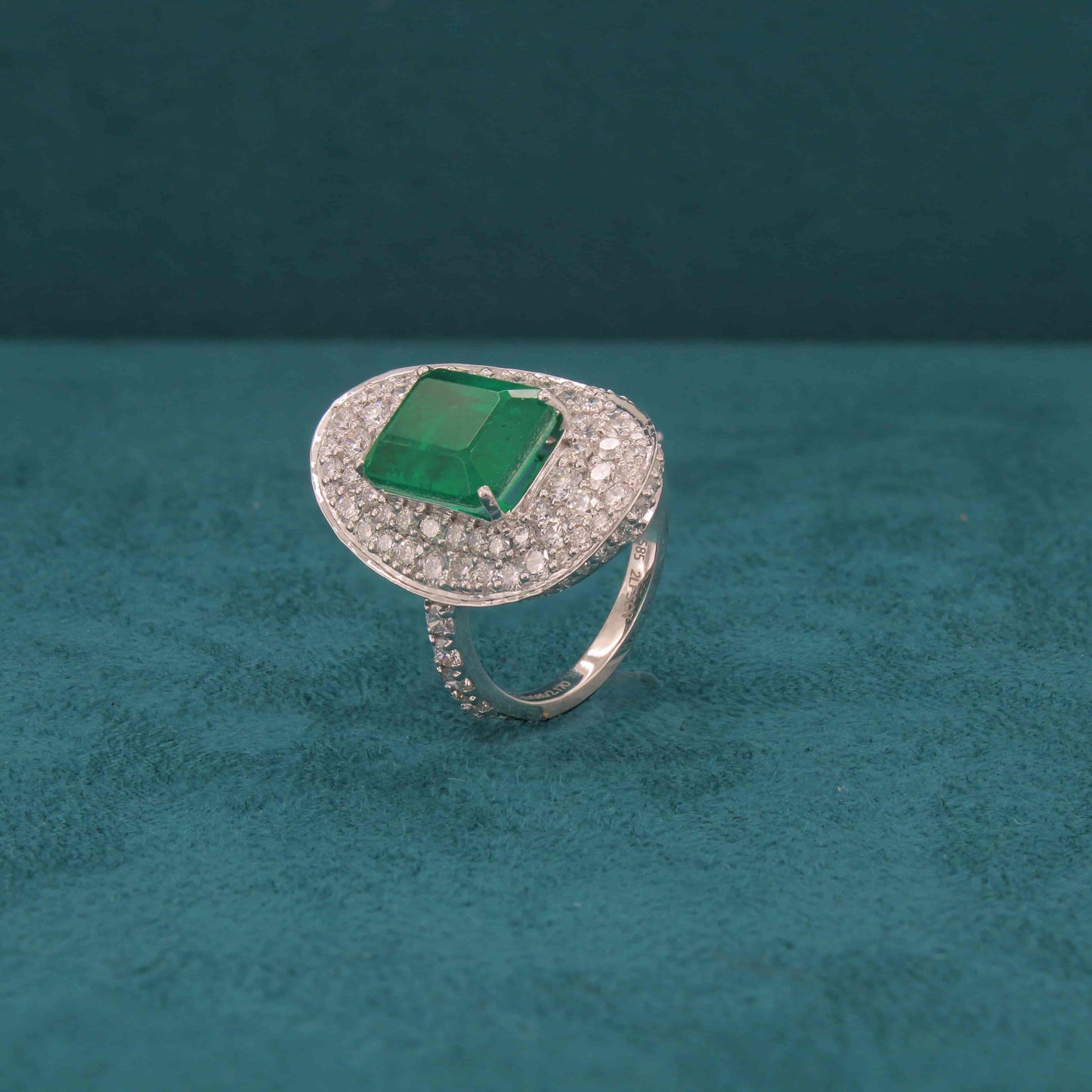 Aria Classic Diamond Ring