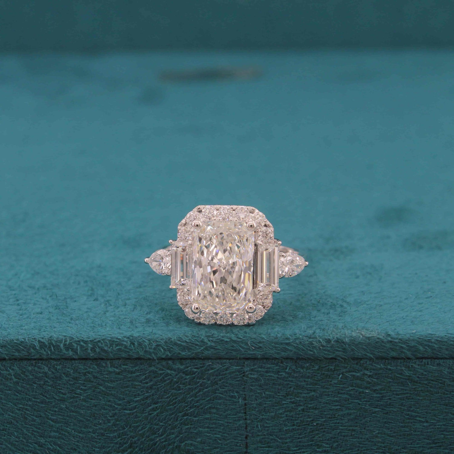 Viora Heritage Diamond Ring
