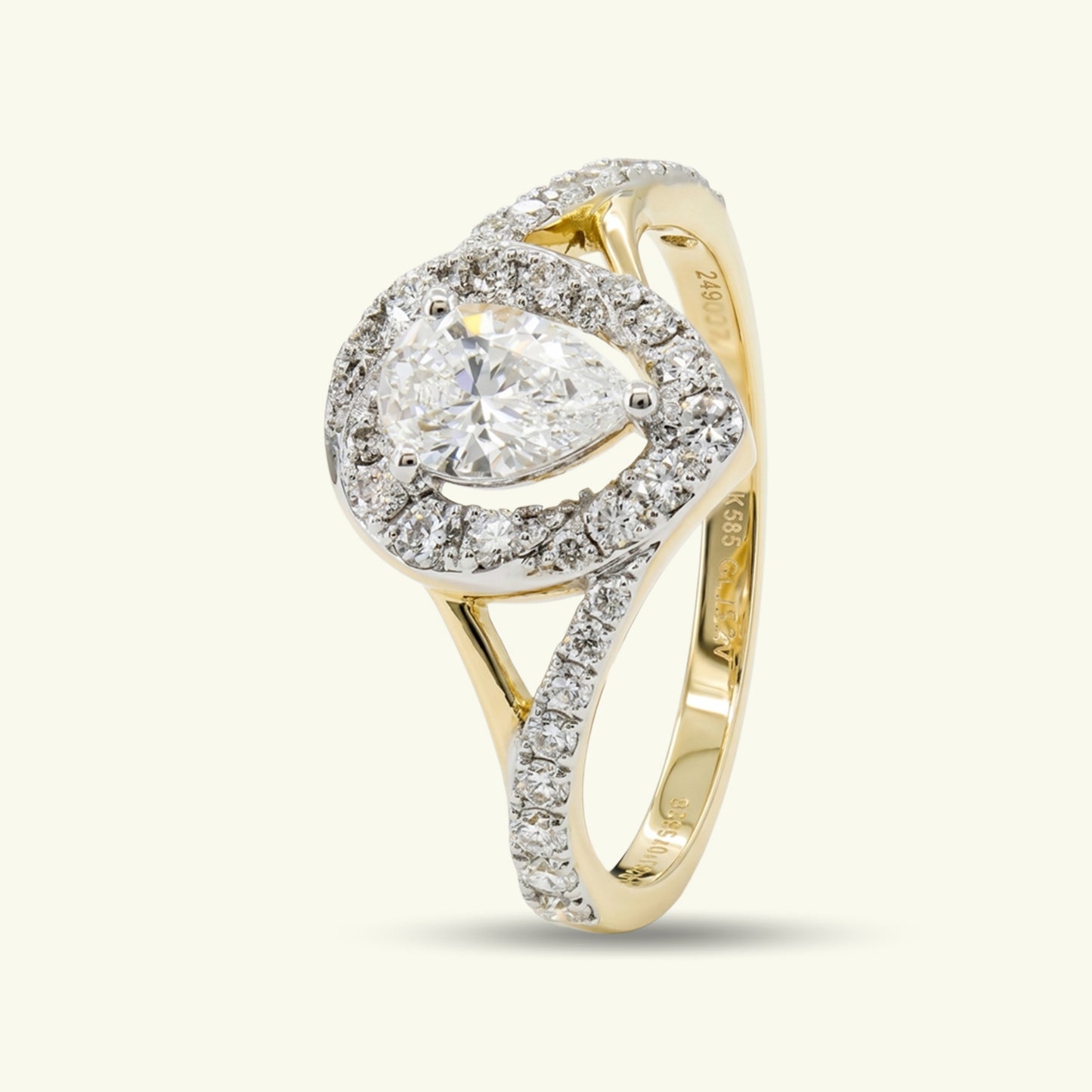 Veloria Classic Diamond Engagement Ring